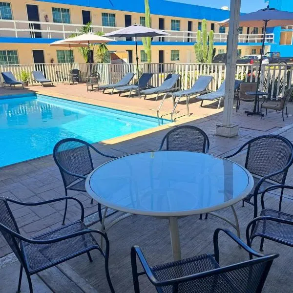 Hotel Confort Plaza，位于库利亚坎的酒店