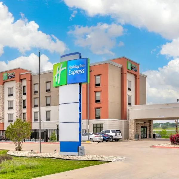 Holiday Inn Express Hillsboro I-35, an IHG Hotel，位于希尔斯伯勒的酒店