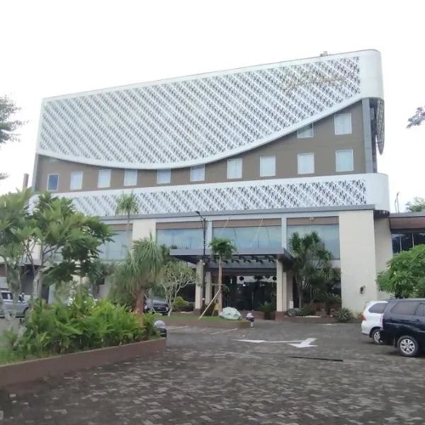 Grand Kolopaking Hotel，位于Kebumen的酒店