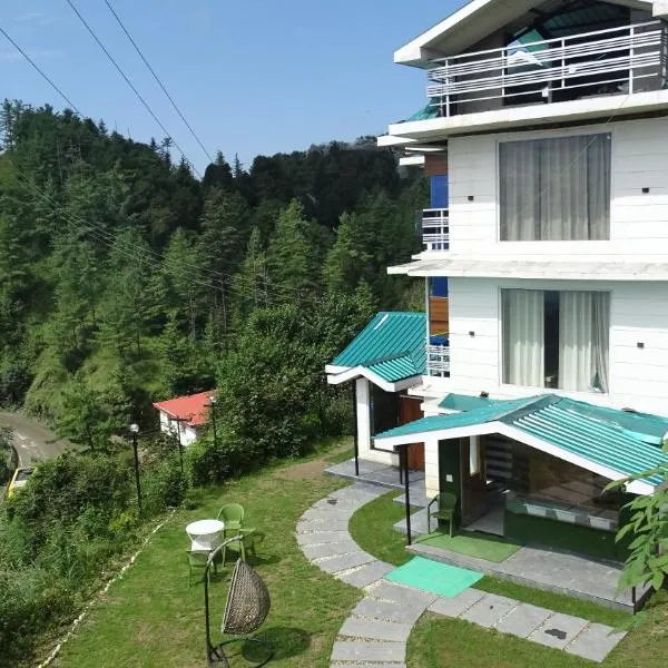 Humble Holiday Home Kufri S H I M L A with Lawn and Amazing View，位于Kot Khāi的酒店