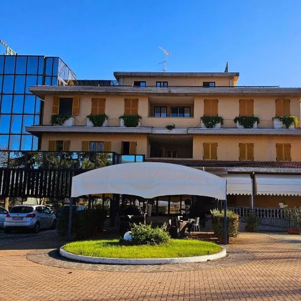 HOTEL AI TIGLI，位于Torrechiara的酒店