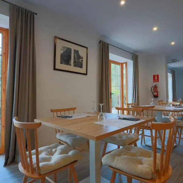 Hotel Tugasa El Almendral，位于塞特尼尔的酒店