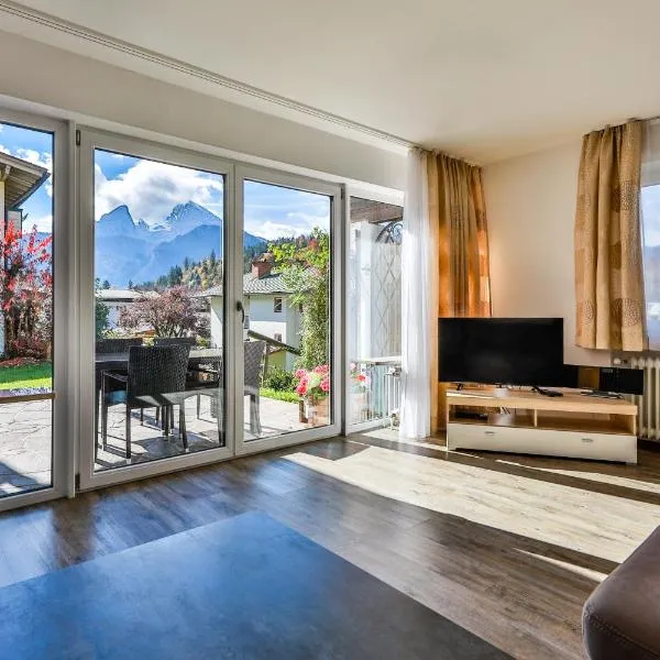 Ferienwohnungen - Alpenhotel Fischer 4 Sterne - Landhaus Inge Adults Only，位于贝希特斯加登的酒店