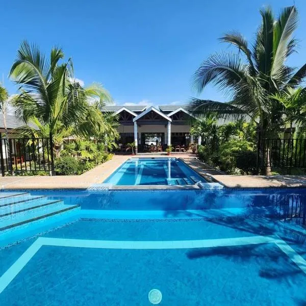 Marand Beach Resort，位于Dalumpinas Oeste的酒店