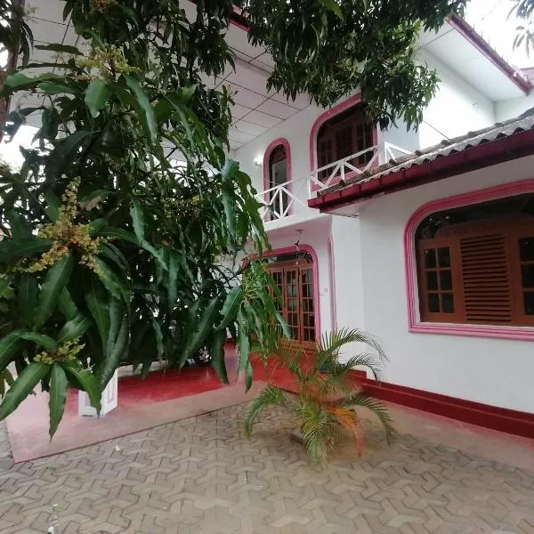 Sunshine Guest House，位于波隆纳鲁沃的酒店