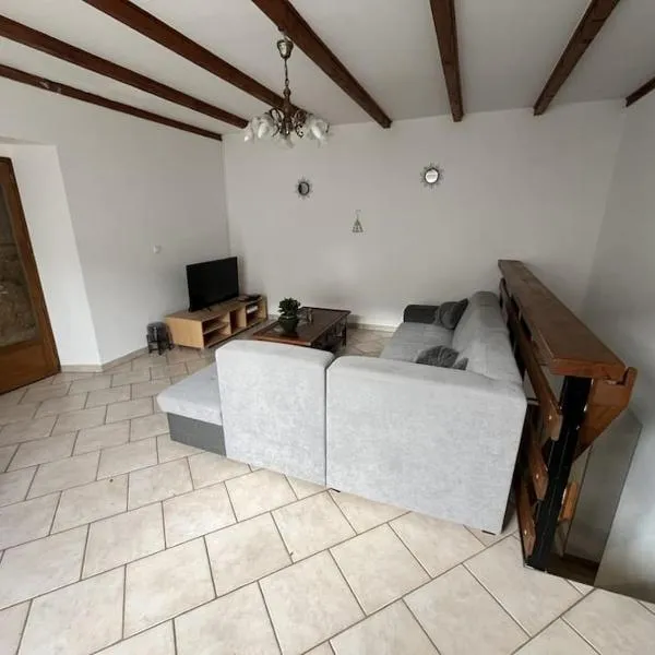 Maison proche de la campagne au calme 7-8 personnes，位于Cambon的酒店