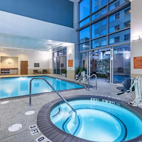 Embassy Suites by Hilton Houston-Energy Corridor，位于休斯顿的酒店