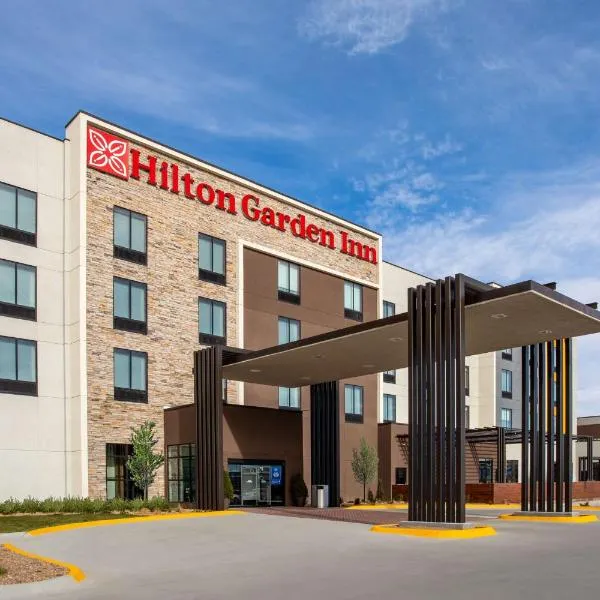 Hilton Garden Inn Hays, KS，位于Ellis的酒店