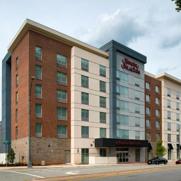 Hampton Inn & Suites Greensboro Downtown, Nc，位于Monticello的酒店