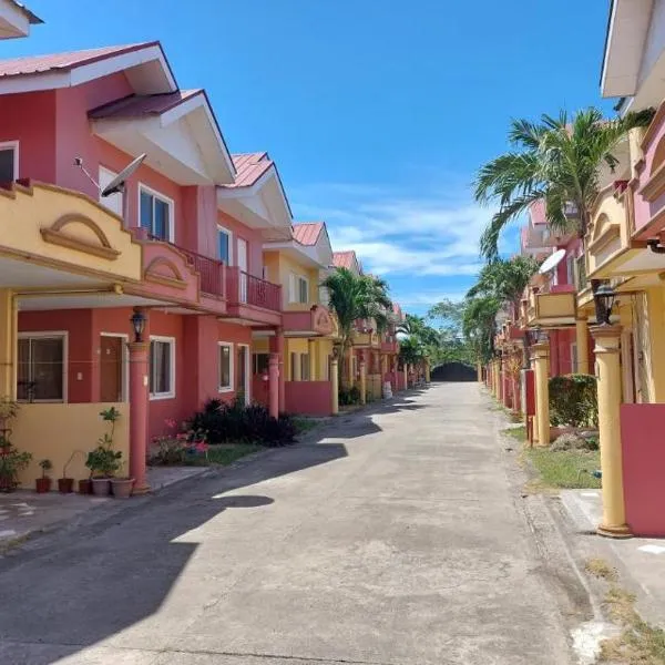 Vacation Town House Near Mactan Cebu Airport，位于宿务的酒店