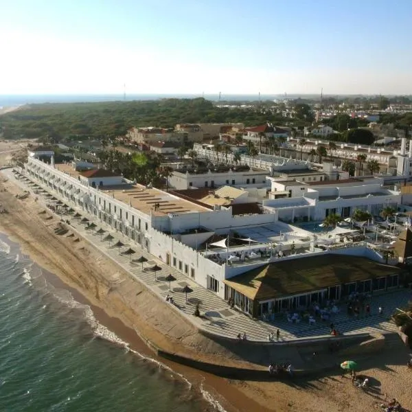 光之海滩酒店，位于Almadraba的酒店