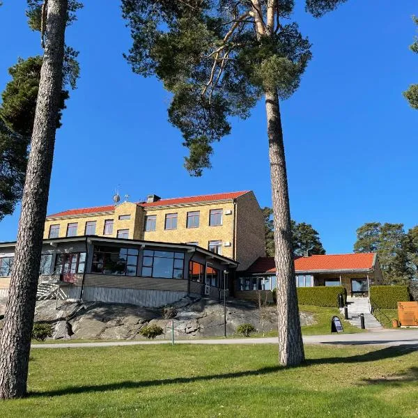 鲁诺莫顿与活动酒店，位于Österskär的酒店