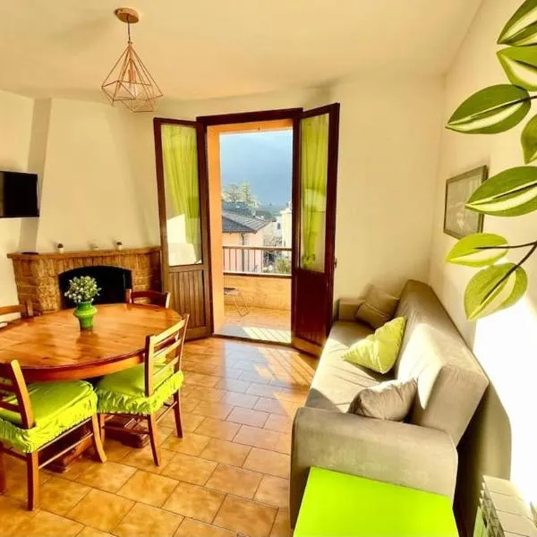 Terrazza Rinaldi - centro - wifi - Panoramico，位于法纳诺的酒店