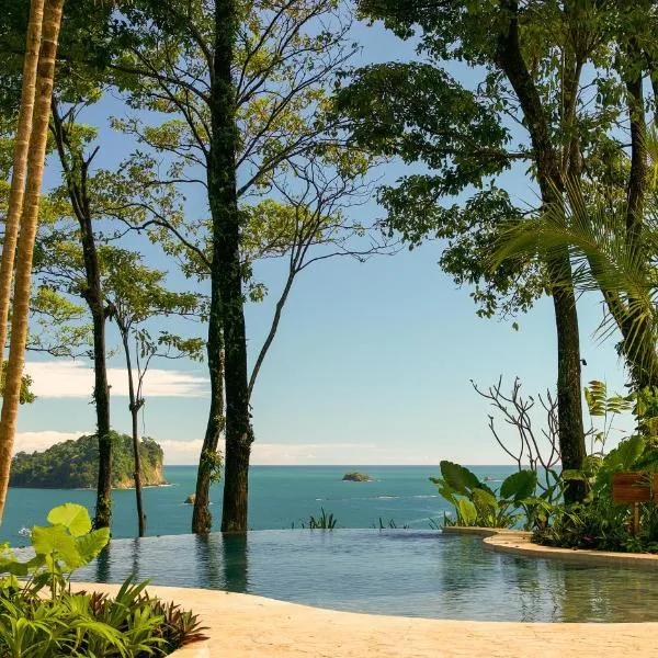 Arenas Del Mar Beachfront & Rainforest Resort Member of the Cayuga Collection，位于曼努埃尔安东尼奥的酒店