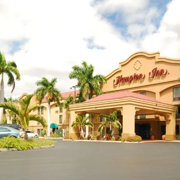 I-75迈尔斯堡机场汉普顿酒店，位于迈尔斯堡的酒店