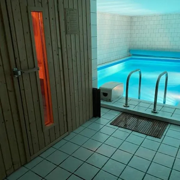 2 Zimmer Wohnung Pool u. Sauna Zugang möglich，位于Seth的酒店