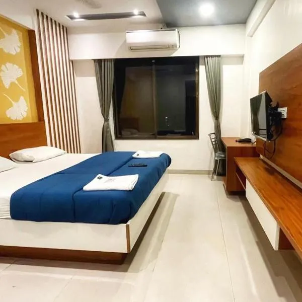 Hotel Ambai Executive，位于Tuljapur的酒店