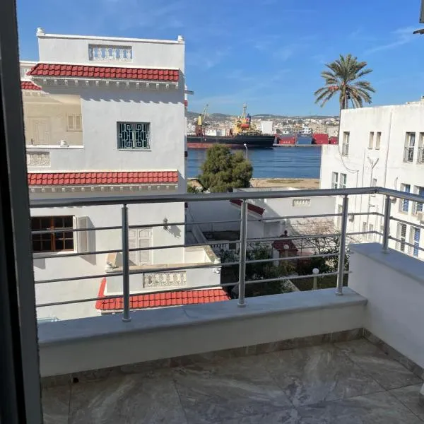 Appartement de luxe, Résidence les 5 étoiles, Bizerte，位于Zarzouna的酒店