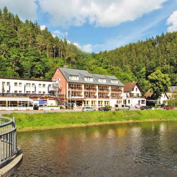 施罗斯伯格酒店，位于Neundorf的酒店