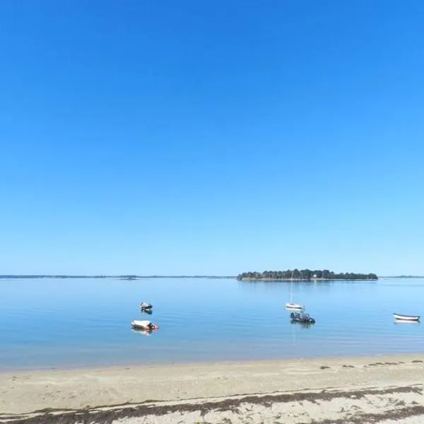 Meublé sur l'ILE DE TASCON à 300 m de la plage，位于瓦讷的酒店