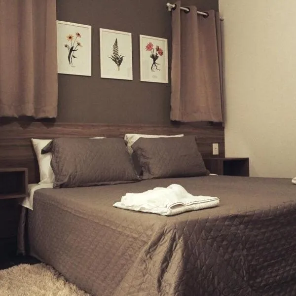 Fazenda em Itapetininga, Paz, Descanso e Piscinas (com WiFi)，位于伊塔佩蒂宁加的酒店