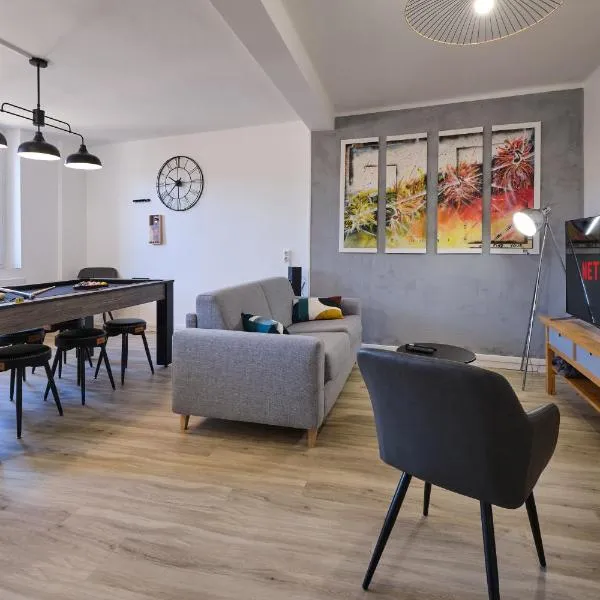 Magnifique*T4*centre ville*WIFI*Billard*Netflix*，位于利穆的酒店