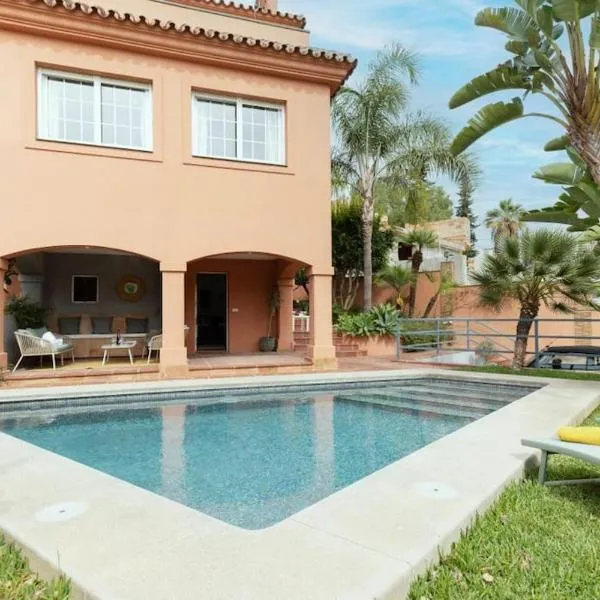 Traditional Spanish villa near Puerto Banus，位于马贝拉的酒店