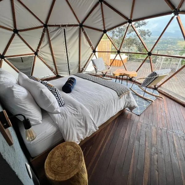 URQU Glamping cerca a Bogota，位于锡尔瓦尼亚的酒店