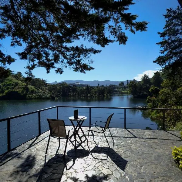 Cottage on the Lake - Cabaña privada - Guatapé - Jacuzzi，位于瓜塔佩的酒店