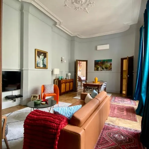 Maison ÉGLANTINE Historic 4 star with Air Conditioning，位于卡尔卡松的酒店