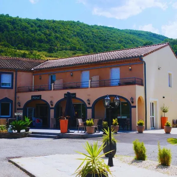 Hotel Restaurant Les Chataigniers，位于Saint-Étienne-de-Serres的酒店