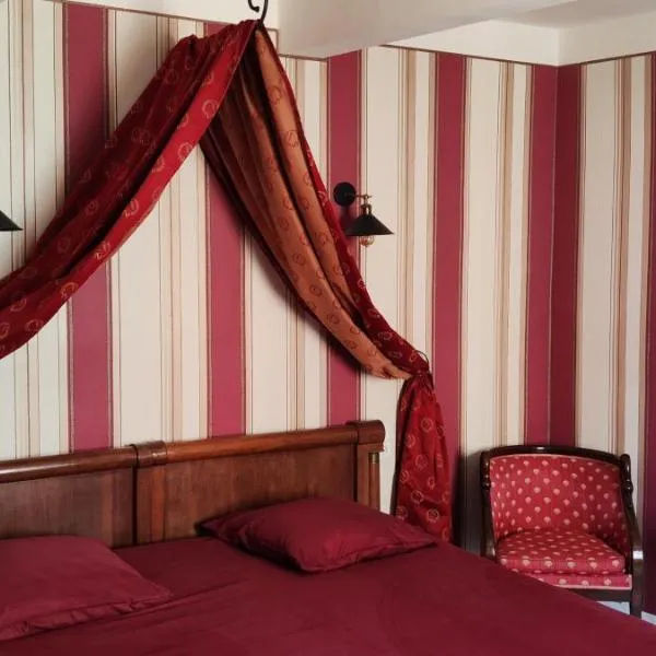 Suite Napoléon - La Halte d'Eugénie，位于Félines-Termenès的酒店