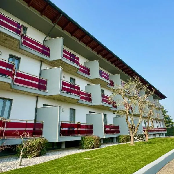 Touring Hotel，位于Seniga的酒店