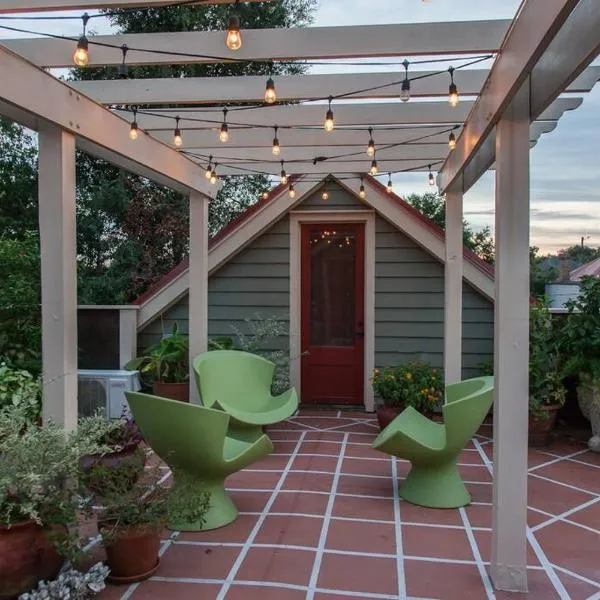 Roof Terrace Oasis，位于萨凡纳的酒店