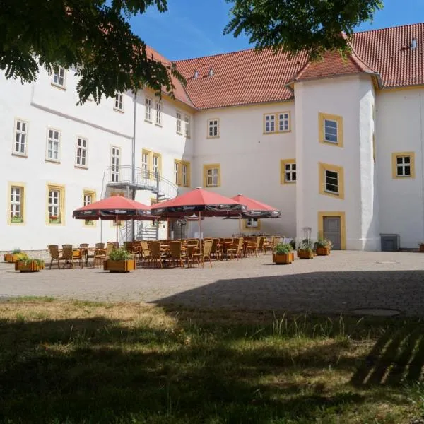 Schlosshotel am Hainich，位于Behringen的酒店