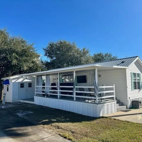 Family Friendly Beach Home located in beautiful Miramar Beach, FL，位于德斯坦的酒店