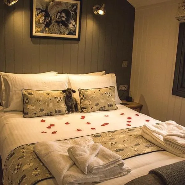 Springwood Shepherd Huts Glamping York，位于约克的酒店