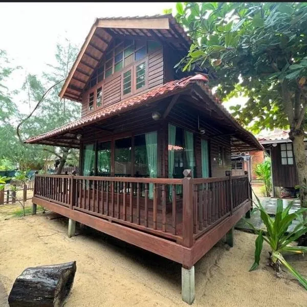 Rumah Aggrek@Zaki’s Residence, Marang, Terengganu，位于Kampong Ru Lima的酒店