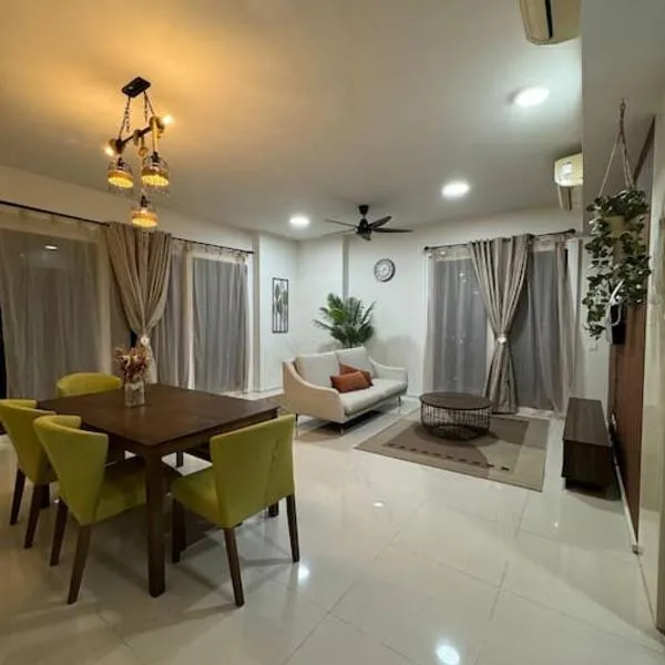 Homestay Cyberjaya AC Home 4R3B 7pax Free Wifi Netflix，位于塞贝维的酒店