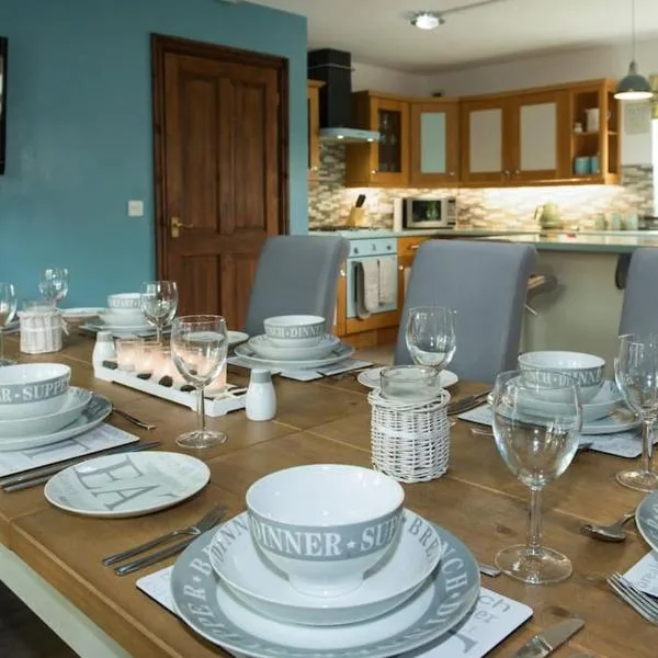 4 Bed Luxury Family Home In The Heart Of Narberth，位于布罗德港的酒店