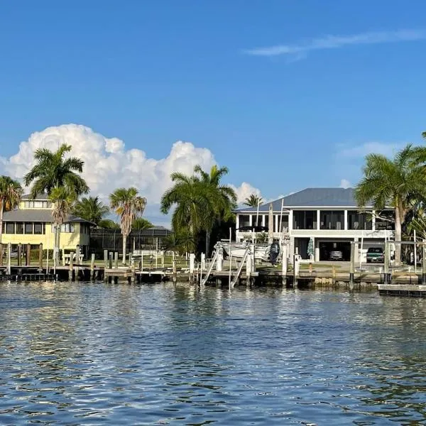 Lostman's Lodge - Everglade City, Sunset View Pool & Hot Tub，位于大沼泽地市的酒店