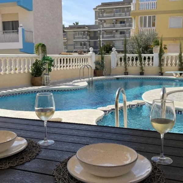 Vivienda a pie de playa con piscina privada，位于埃尔帕尔马的酒店