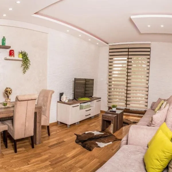 Zlatibor.Lux.Stefanović 1，位于兹拉蒂博尔的酒店