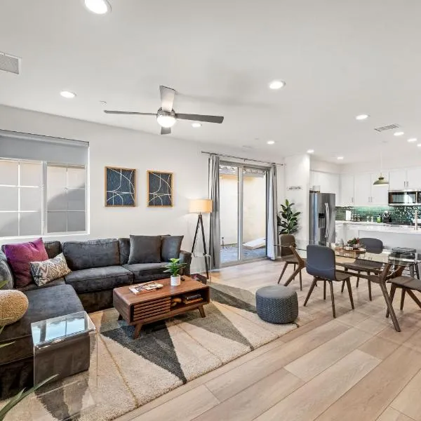 Gated PGA West 2023 New Build - EV Friendly，位于拉昆塔的酒店