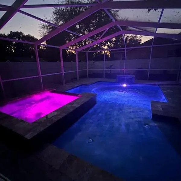 Pink Sunshine: Private Heated Pool and Spa, Close to Beach，位于拉哥的酒店
