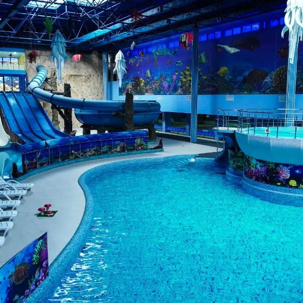 Aquapark Hotel & Villas，位于Abovyan的酒店