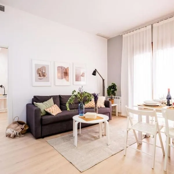 Villa Cadena Centro Scalpers Home y Arcade，位于萨拉戈萨的酒店