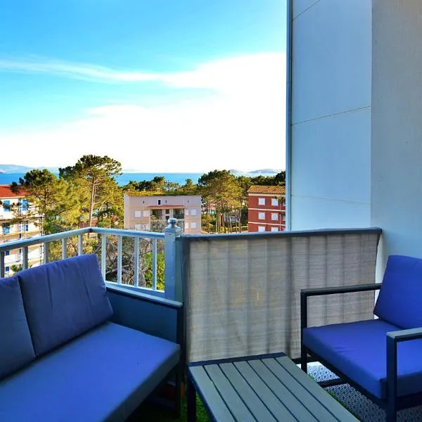GALIHOST - Apartamento con vistas al Náutico de San Vicente，位于格罗韦的酒店