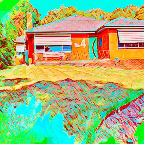 Yarra Valley Events Accommodation comfortably suits 6 Adults or Family Newly Renovated with linen & towels supplied Welcome to No 4，位于希尔斯维尔的酒店