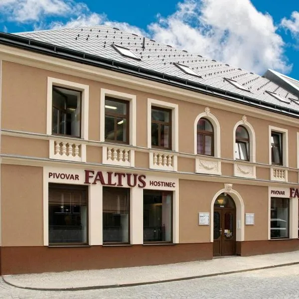 Pivovar a restaurace Faltus，位于Horní Dobrouč的酒店